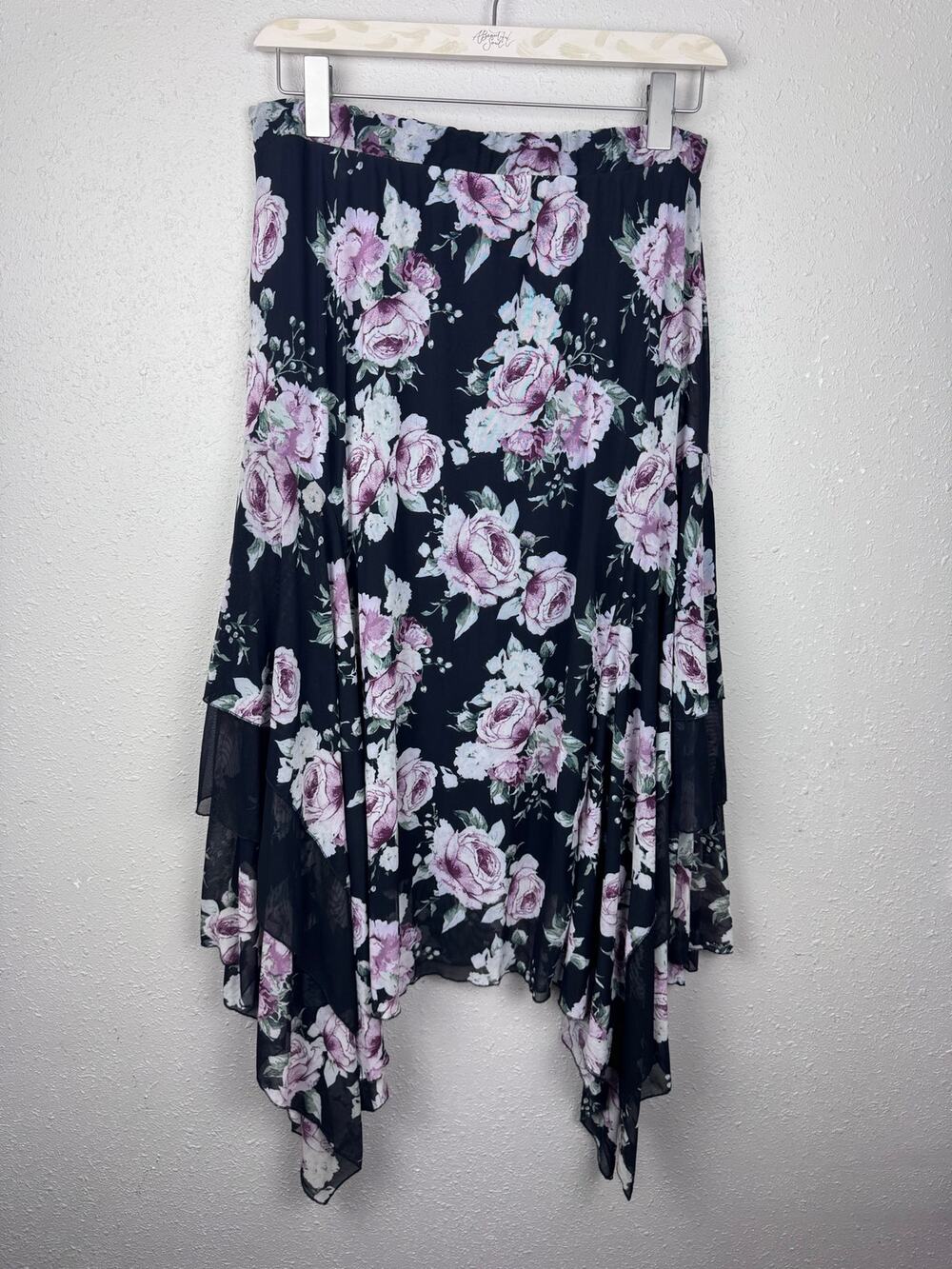 The Pyramid Collection Floral skirt size Large